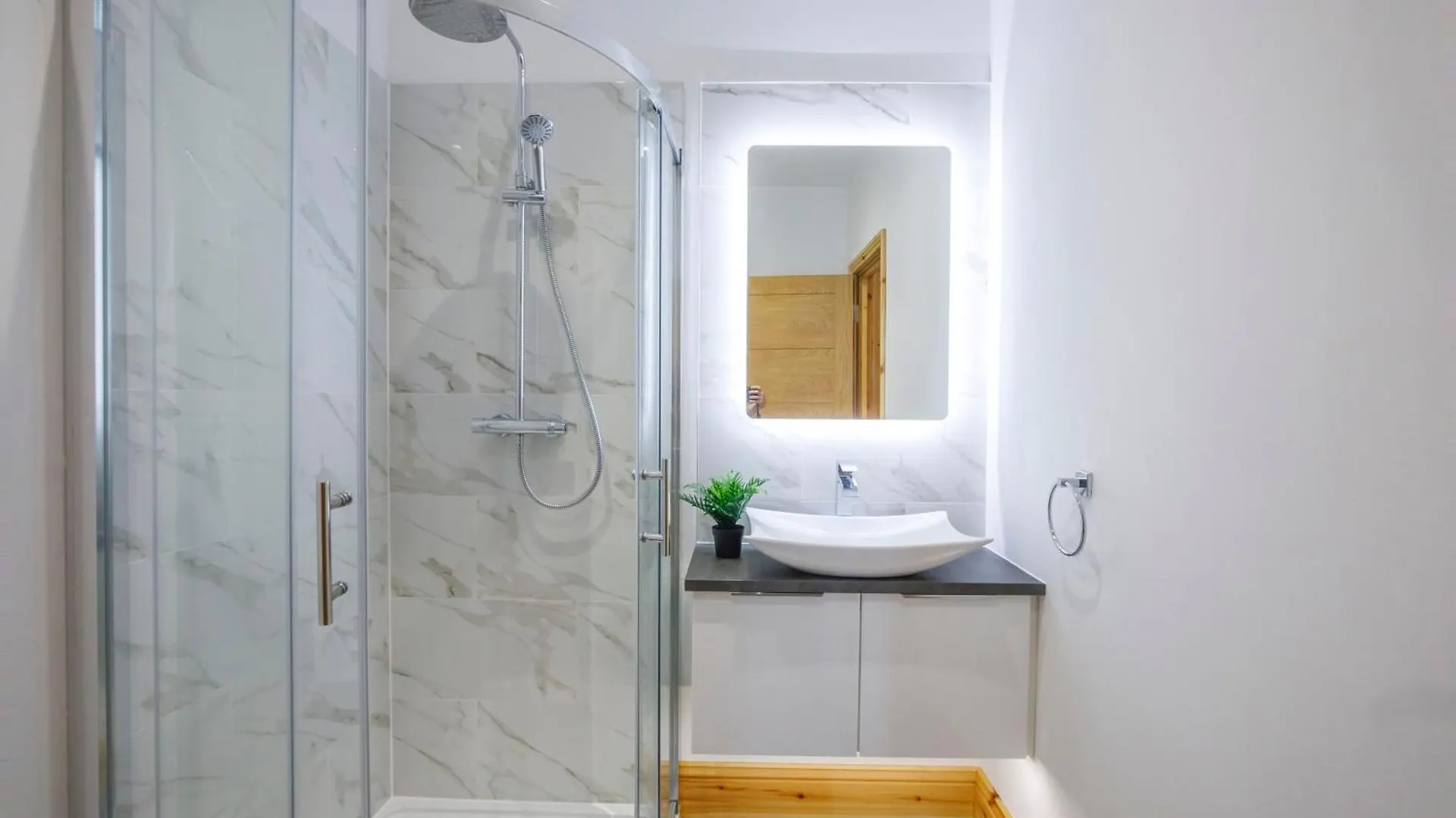 The Hideaway At The Lawrence Apartments York