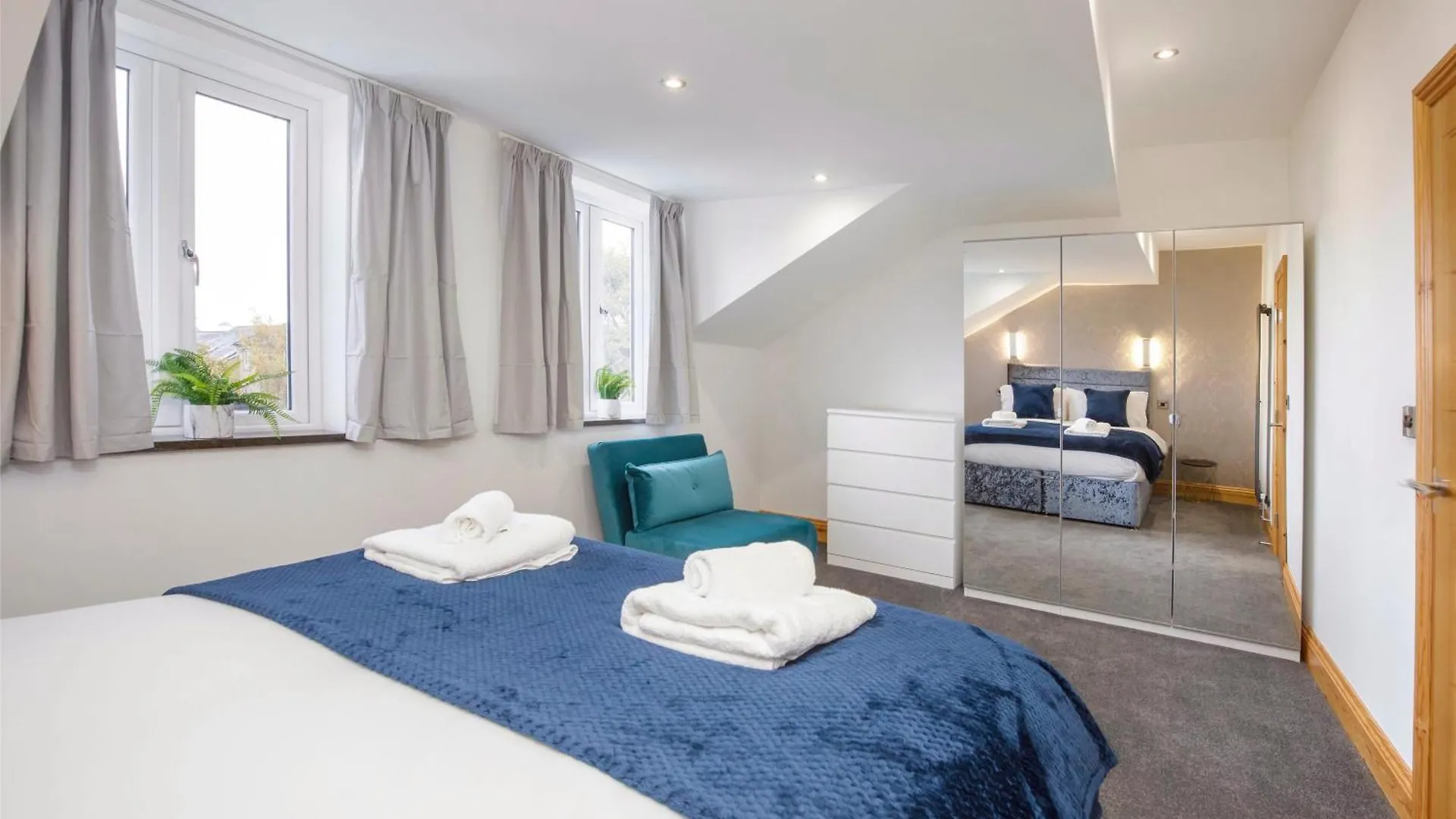 The Hideaway At The Lawrence Apartments York